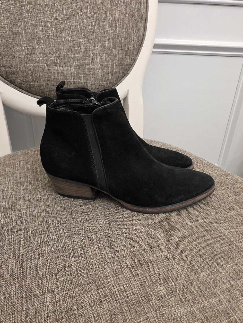 Aquatalia Pointed Toe Black Suede Ankle Booties Size 6